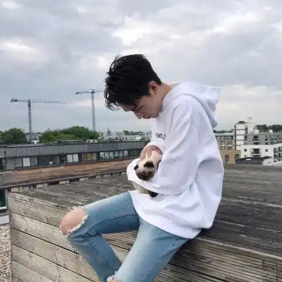 高清成熟帅气男生头像
