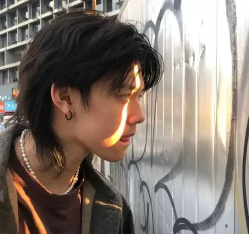 头像难过就给我打电话我会挂掉让你更难过
