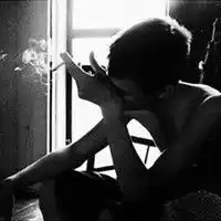 谁有个性头像要女生的叼烟的也可以