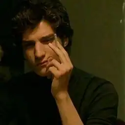 求推荐欧美风的情侣头像
