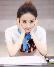 拍照还只会摆剪刀手学会这100种姿势,秒杀所有人
