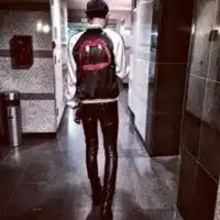 繁华街道人物背影图片微信头像图片大全
