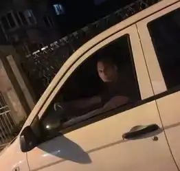 吓尿了上海地铁一男子倒拎着人头,乘客纷纷被吓.......
