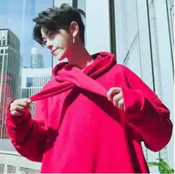不惧怕异地恋的星座男,能给女友安全感,因为相爱
