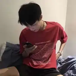 男生沉迷王者,还能回你3条qq傻丫头,他真的爱你
