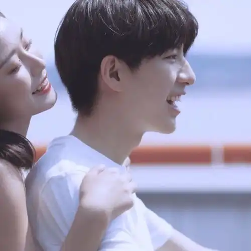 情侣头像只要最后是你,再久也值得
