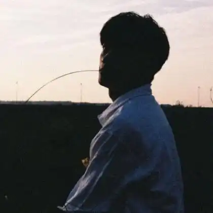 帅气伤感的男生头像,连伤心的样子都这么好看了
