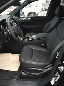 2017款奔驰gls550男神标配suv划算价格
