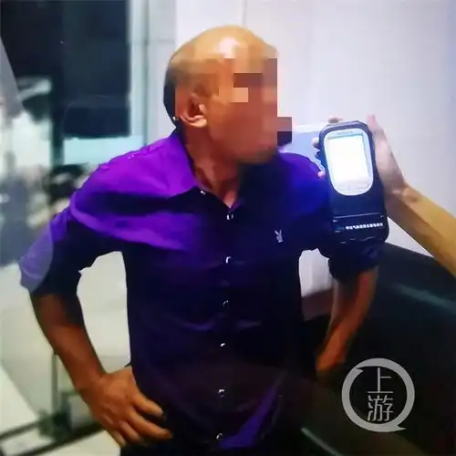 男子深夜醉驾被查四小时后醉驾撞上护栏
