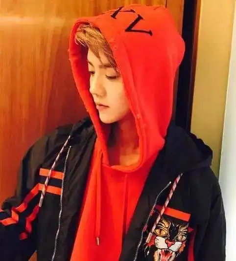 鹿晗今天星期五,xxv未完待续,哈哈
