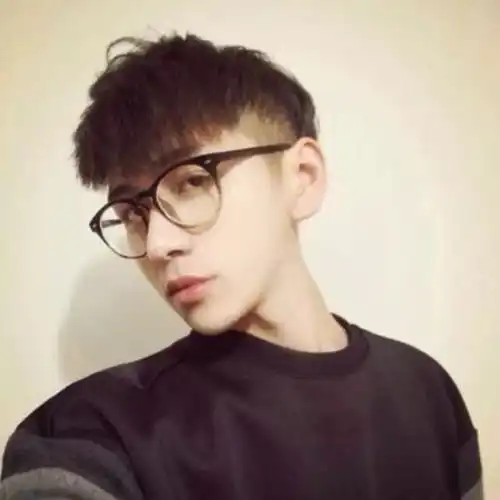 杭州某知名土豪竟豪掷千金,每人发888元红包网友现在去抢来得及吗

