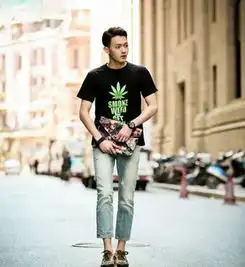 男款t恤搭配技巧t恤男搭配方法
