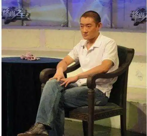 他是唯一扇赵薇耳光的男人,如今赵薇身价过亿,他42岁却如此沧桑
