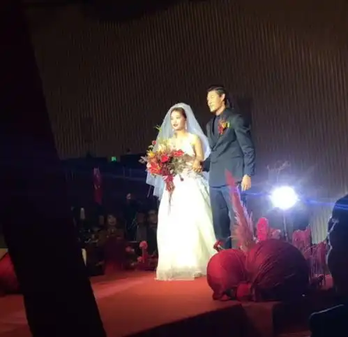 恭喜中国男网第一大婚,妻子霸气表态家我来管,你打好球就行
