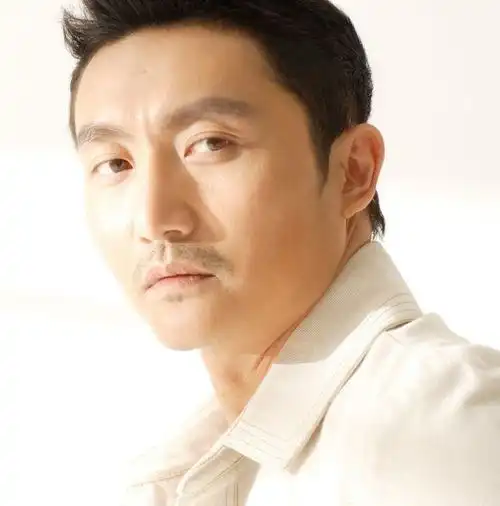 涂松岩,凭借整容式演技获得亚军
