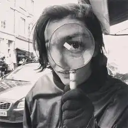 姐妹三人头像,三人一人一张的那种,带字的
