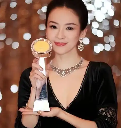 章子怡与汪峰离婚不到一年,官宣喜讯,网友猜测喜事原因杨幂巩俐记者葛荟婕古典乐摇滚乐网易订阅
