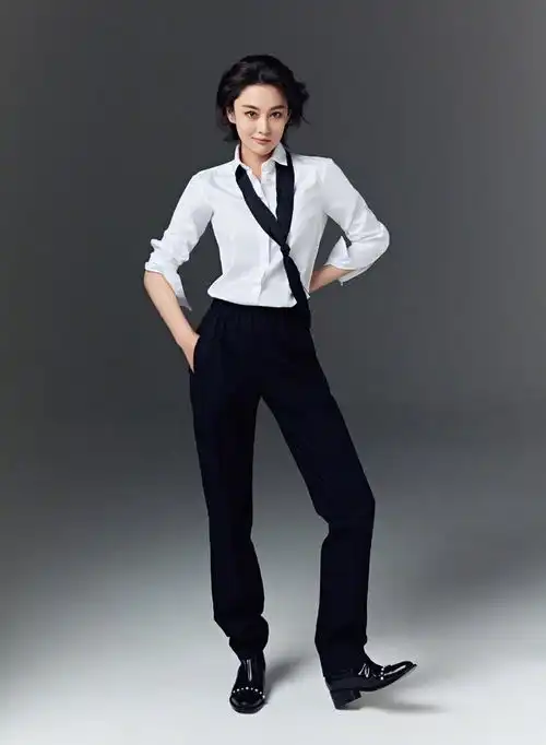 别人婚后变小女人张馨予怎么越来越像个男人
