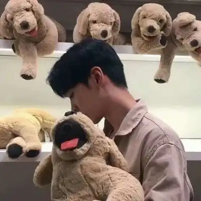 干净帅气男生头像模糊朦胧或白色秀气
