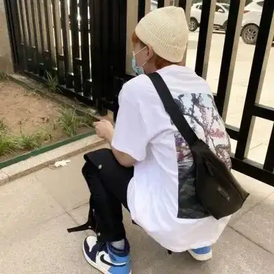 头像你该换头像啦我的宝
