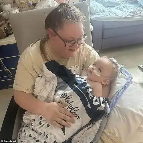 9个月婴儿因妈妈男友的熊抱病危,即便活下来,也恐瘫痪
