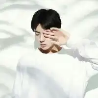 微博男生好看的头像图片精选抵不过洪水猛兽般的思念
