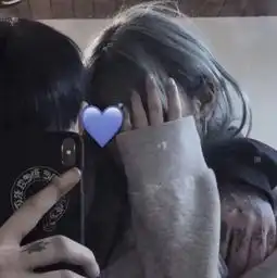 最近爆火的占有欲情侣头像我愿用有生之年,换你一世无邪
