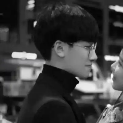 情侣头像黑白系最新版高冷气质情侣黑白头像一男一女
