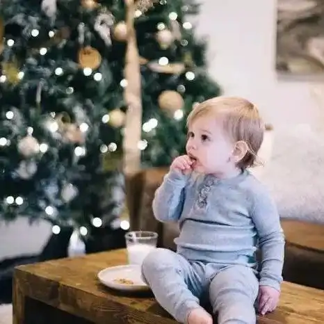 当宝宝出现这4种状况,说明他们需要喝水了
