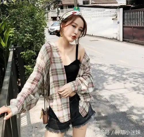 夏天,打造港风范的四种代表单品
