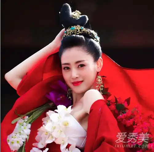 太子妃升职记女主张天爱前男友曝光被指整容撞脸多人
