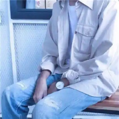 男生头像半身控,2020男人能吸引妹子的头像不露脸的
