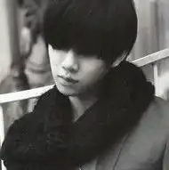 帮我找一个这个头像的情侣头像找到后把图片发到我的qq上1403071073
