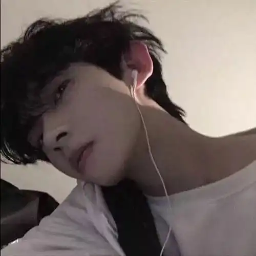 温柔到极致的男生头像
