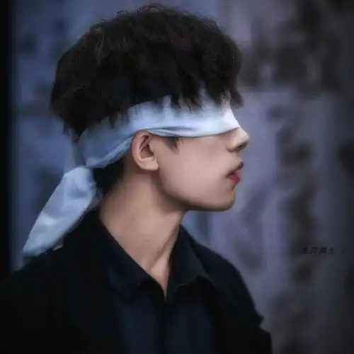 易烊千玺低调回归,代言品牌档次发生变化,咖位已不及从前
