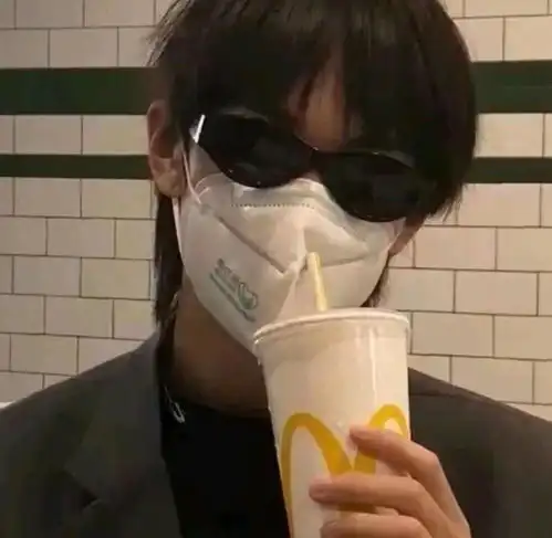 优质微丧男生头像
