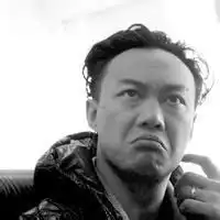 黑白个性伤感的男生头像