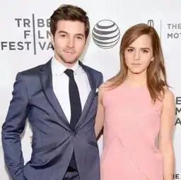 明星空窗两年艾玛沃森新男友终于曝光
