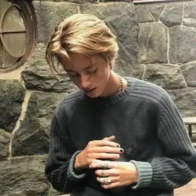 男生头像唯物主义和唯心主义的辩论,其核心思想是你
