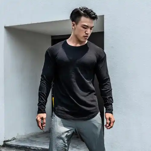 大龄穿搭中年女性都在追求少女感,中年男性应该追求什么呢
