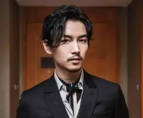 心动盘点那些蓄胡子让人荷尔蒙爆棚的男星们
