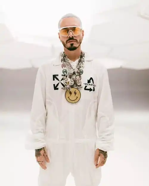 他居然是今年潮流圈最火的男明星
