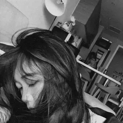 男女头像黑白唯美图片女生