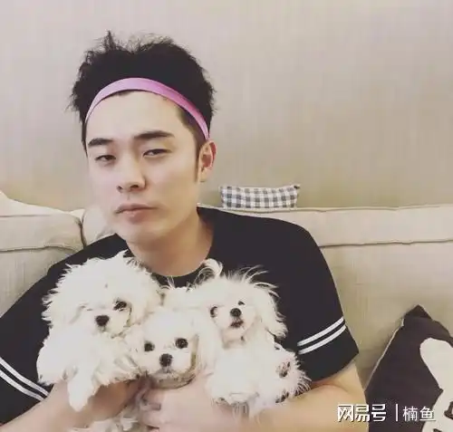 陈赫张子萱二胎生女,全家捧在手心,这是要将女儿奴进行到底
