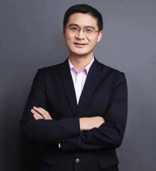 让900万年轻人沉迷刑法的罗翔教授,到底有什么好看的
