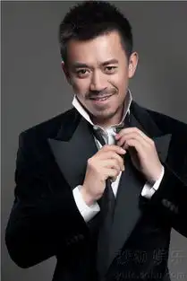 黄金熟男王学兵曝最新写真散发成熟男人味6389436
