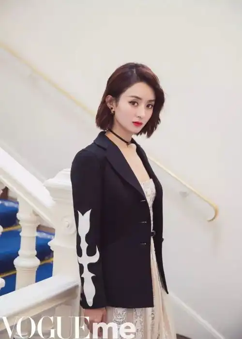 秋冬外套还没买好你当西装外套是空气么
