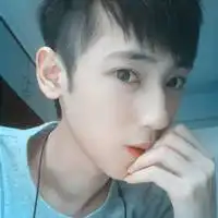 微微一笑,很倾城意境男生头像
