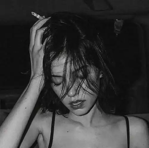 很经典很难过的伤感句子,看完真的好难受
