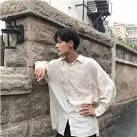 qq头像抽烟男生叼
